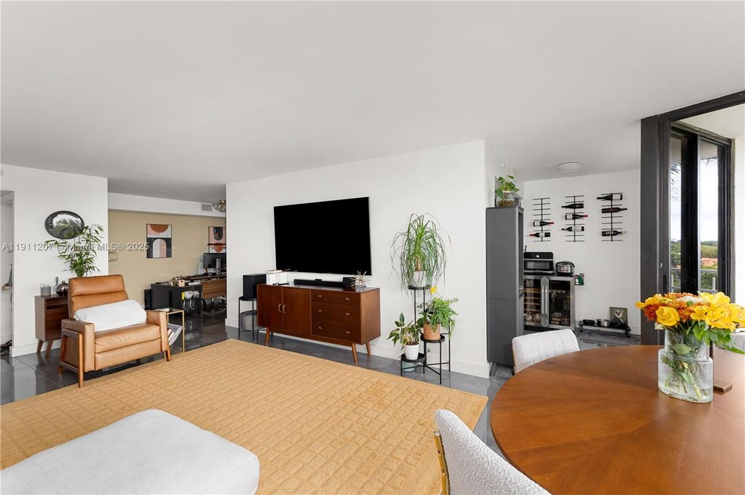 For Sale: $545,000 (2 beds, 2 baths, 1520 Square Feet)