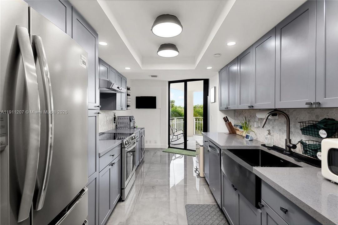 For Sale: $545,000 (2 beds, 2 baths, 1520 Square Feet)