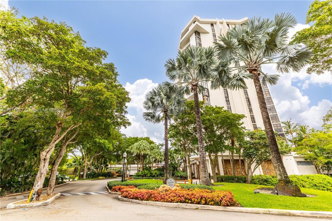 For Sale: $545,000 (2 beds, 2 baths, 1520 Square Feet)