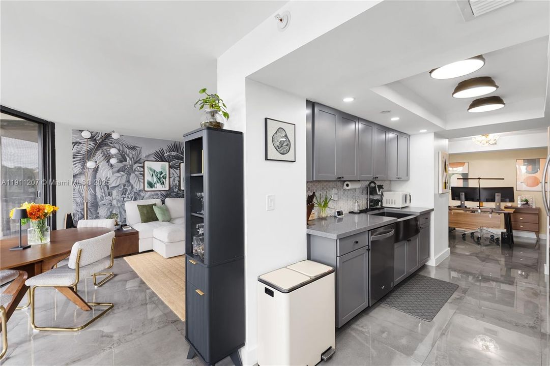 For Sale: $545,000 (2 beds, 2 baths, 1520 Square Feet)