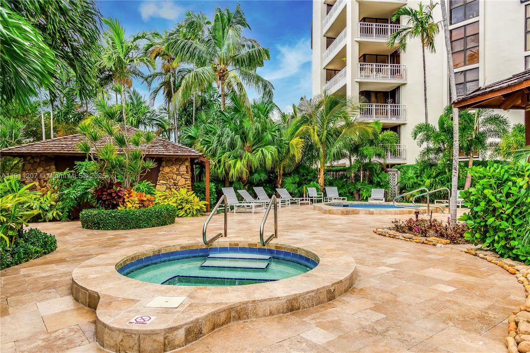 For Sale: $545,000 (2 beds, 2 baths, 1520 Square Feet)