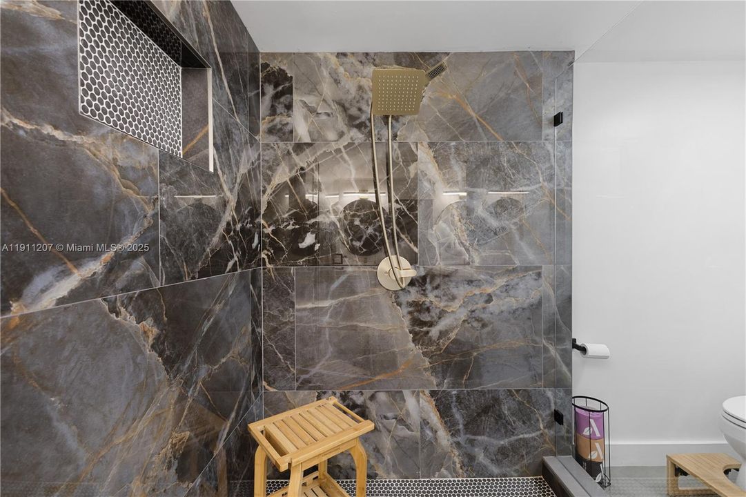 For Sale: $545,000 (2 beds, 2 baths, 1520 Square Feet)