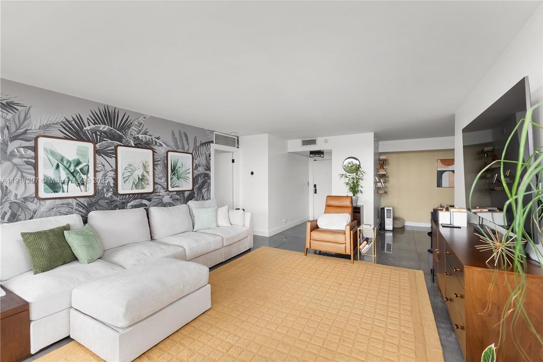 For Sale: $545,000 (2 beds, 2 baths, 1520 Square Feet)