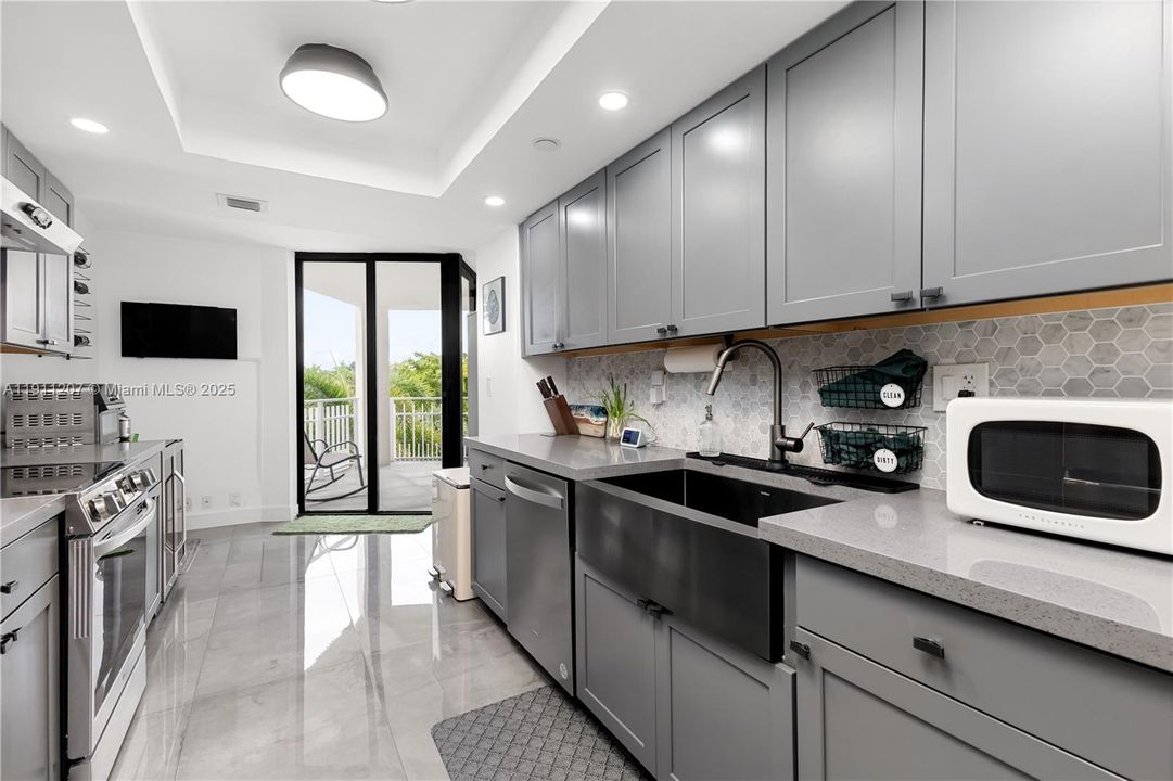 For Sale: $545,000 (2 beds, 2 baths, 1520 Square Feet)