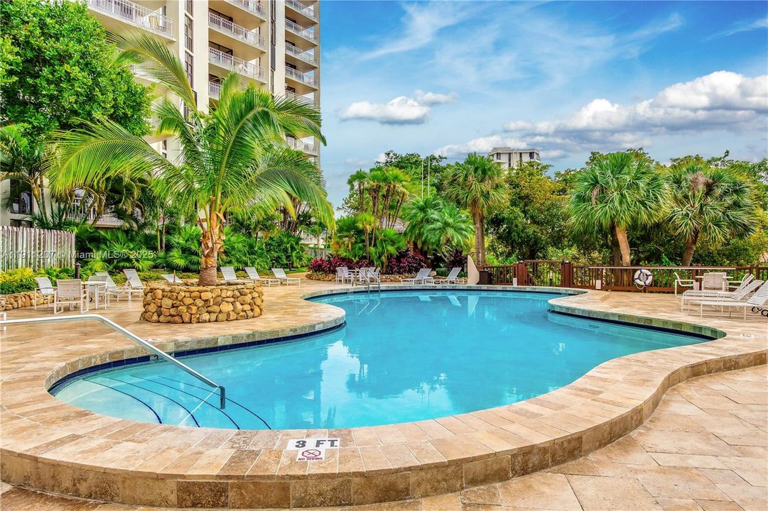 For Sale: $545,000 (2 beds, 2 baths, 1520 Square Feet)