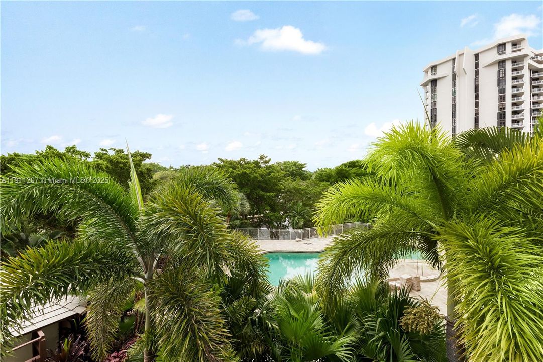 For Sale: $545,000 (2 beds, 2 baths, 1520 Square Feet)