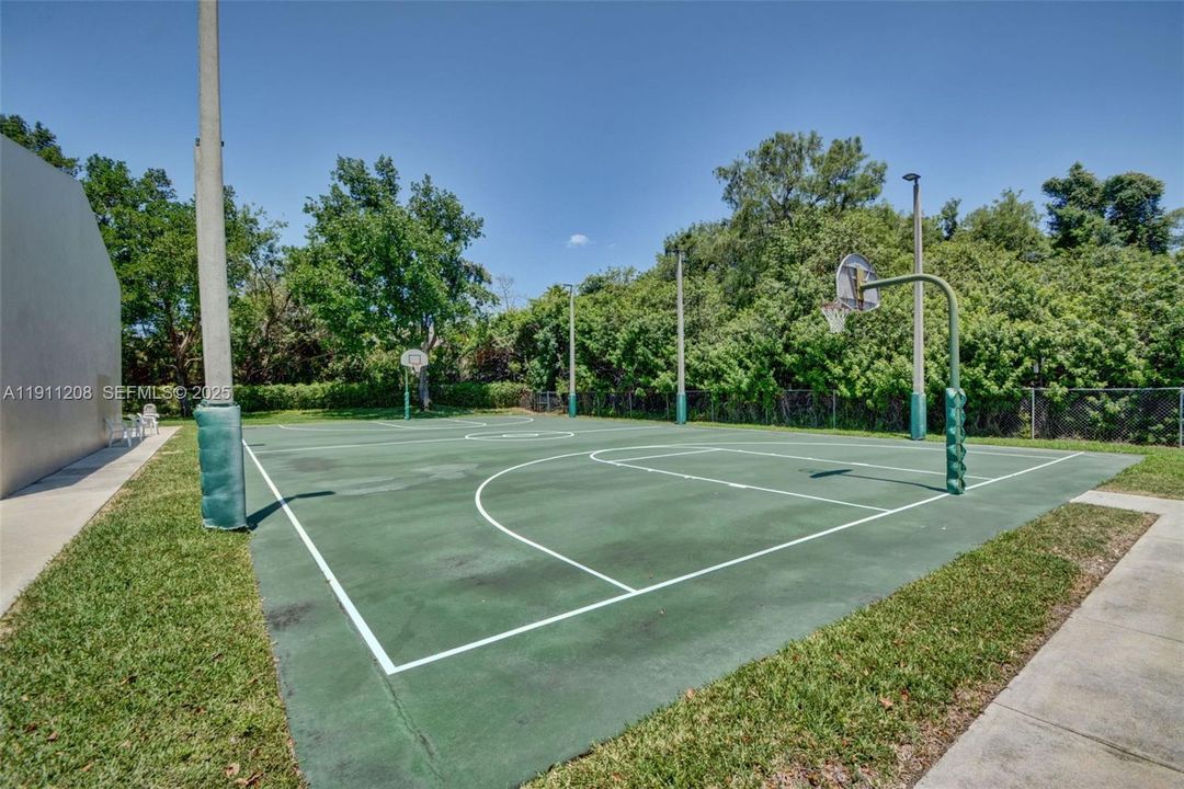 For Sale: $339,900 (3 beds, 2 baths, 1390 Square Feet)