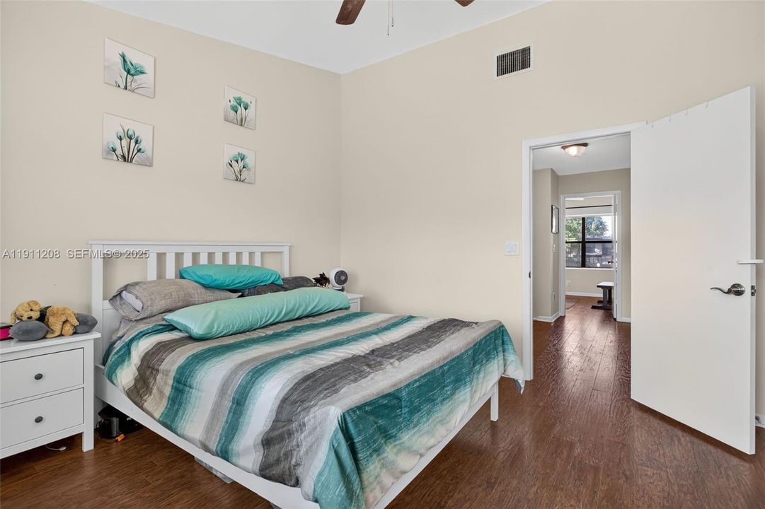 For Sale: $339,900 (3 beds, 2 baths, 1390 Square Feet)