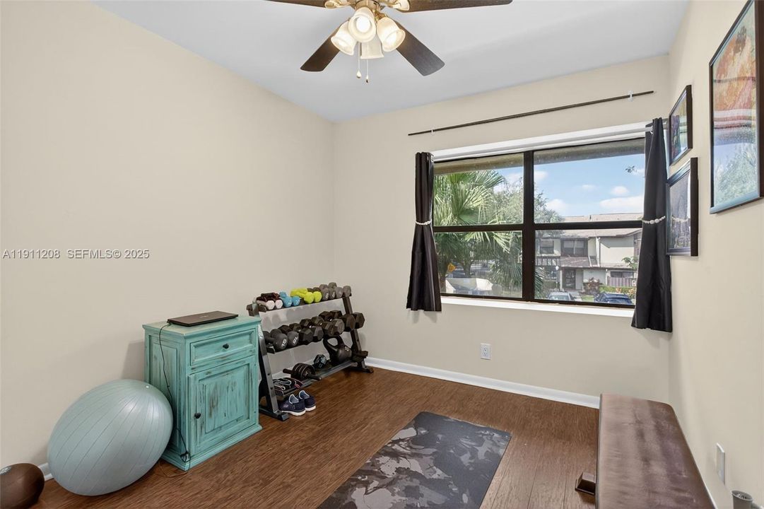 For Sale: $339,900 (3 beds, 2 baths, 1390 Square Feet)