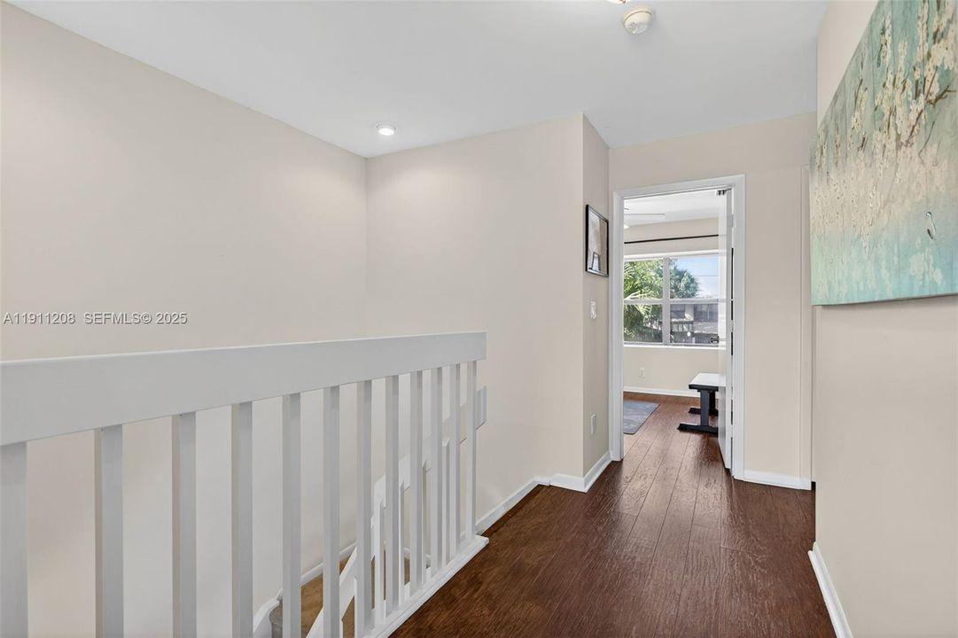 For Sale: $339,900 (3 beds, 2 baths, 1390 Square Feet)