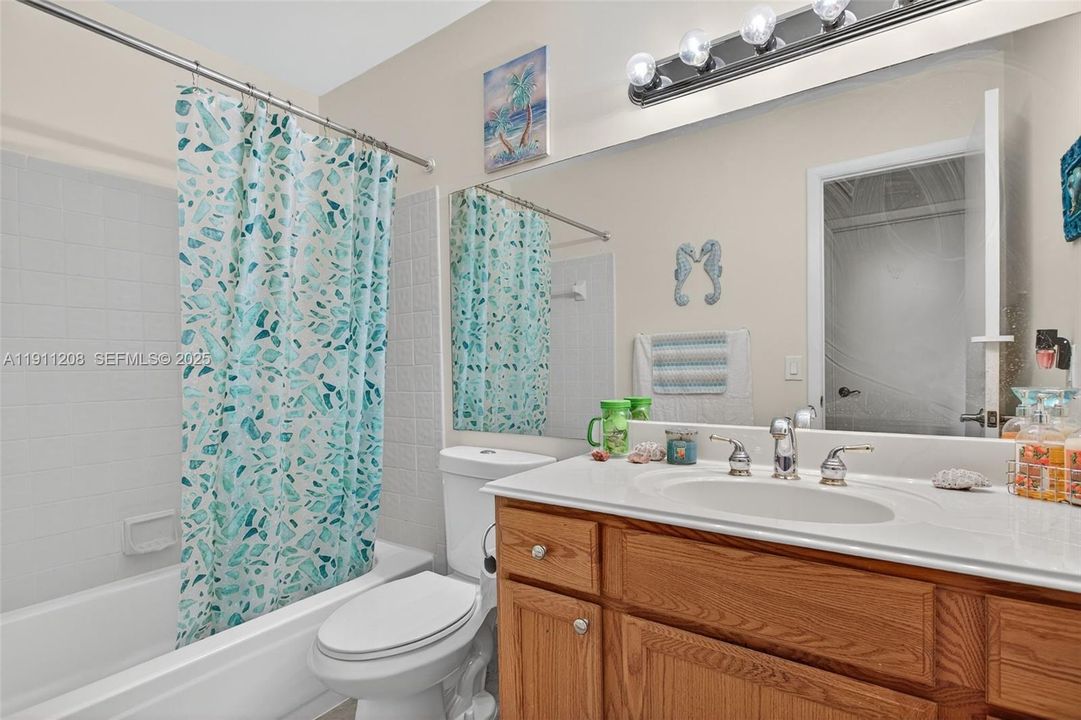 For Sale: $339,900 (3 beds, 2 baths, 1390 Square Feet)