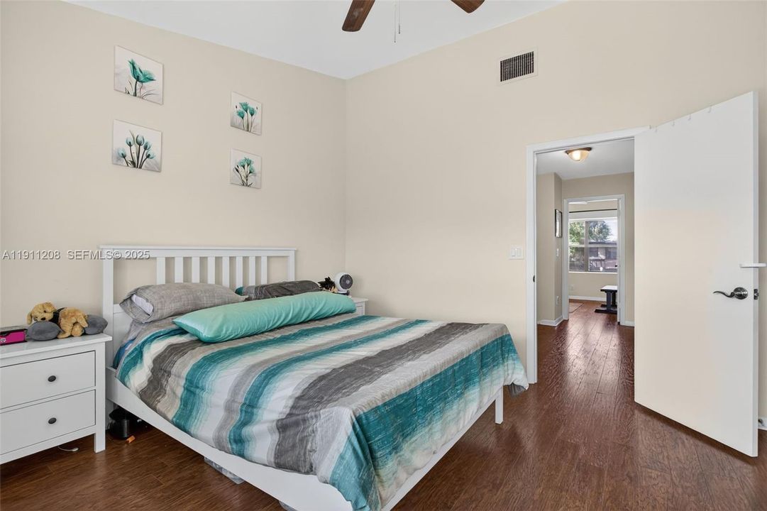 For Sale: $339,900 (3 beds, 2 baths, 1390 Square Feet)