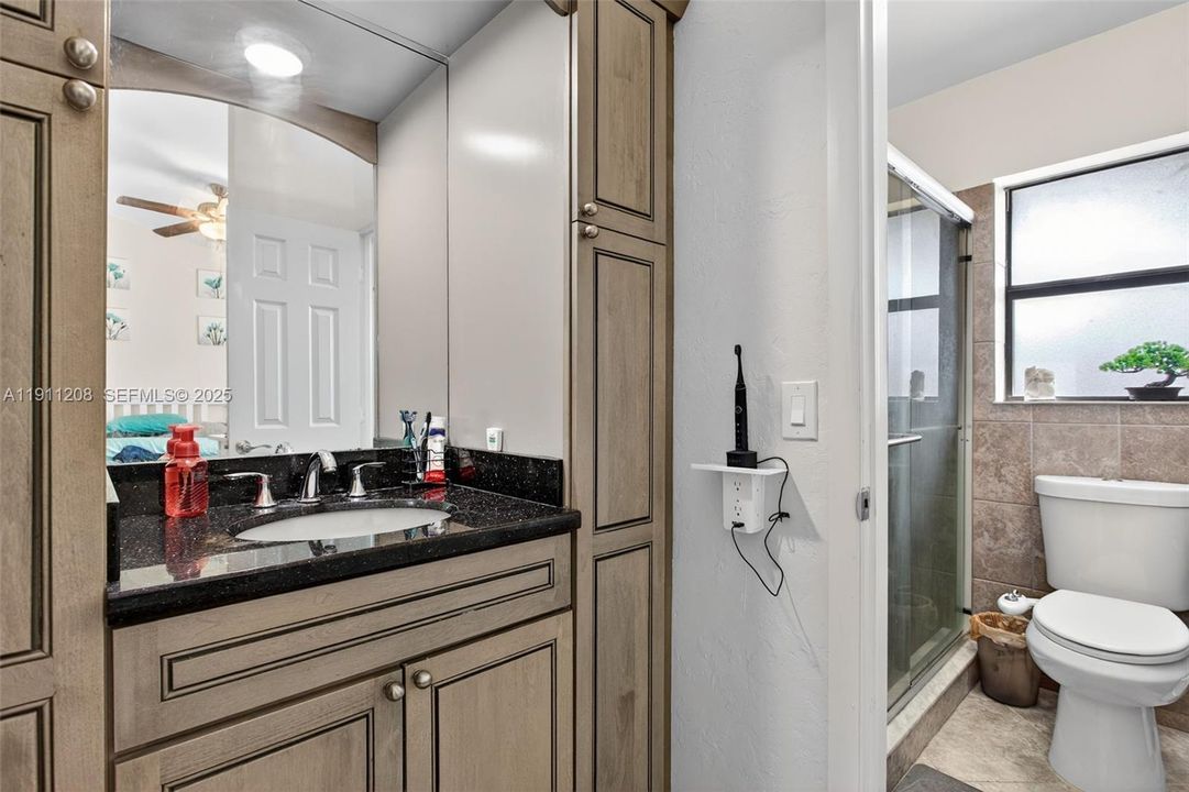 For Sale: $339,900 (3 beds, 2 baths, 1390 Square Feet)