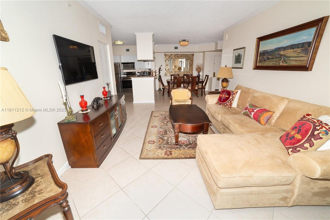 En Venta: $595,000 (2 camas, 2 baños, 1116 Pies cuadrados)