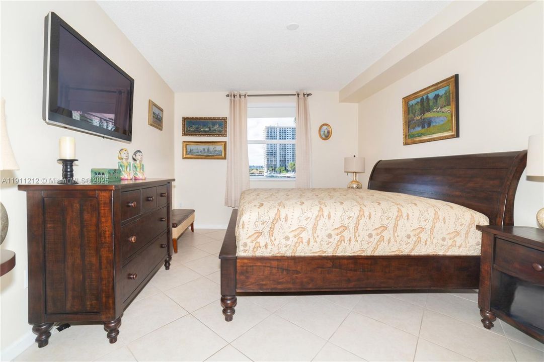 En Venta: $595,000 (2 camas, 2 baños, 1116 Pies cuadrados)