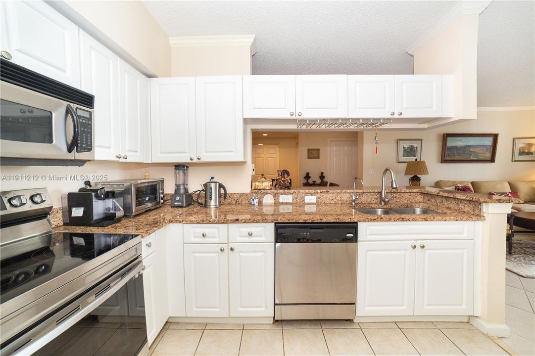 En Venta: $595,000 (2 camas, 2 baños, 1116 Pies cuadrados)