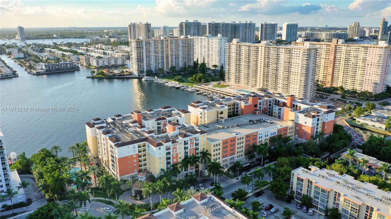 En Venta: $595,000 (2 camas, 2 baños, 1116 Pies cuadrados)