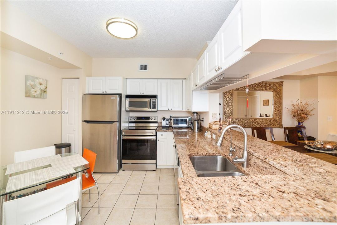 En Venta: $595,000 (2 camas, 2 baños, 1116 Pies cuadrados)