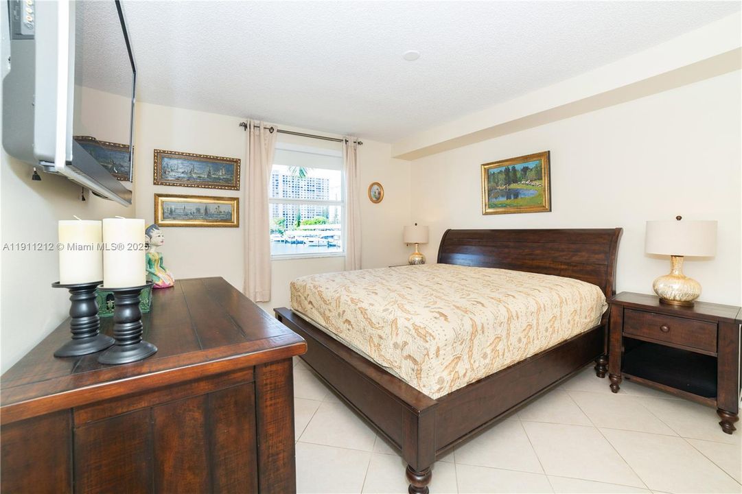 En Venta: $595,000 (2 camas, 2 baños, 1116 Pies cuadrados)