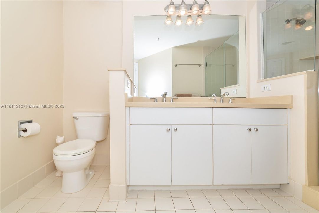 En Venta: $595,000 (2 camas, 2 baños, 1116 Pies cuadrados)