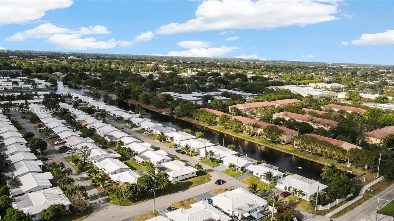 For Sale: $368,000 (2 beds, 2 baths, 1660 Square Feet)