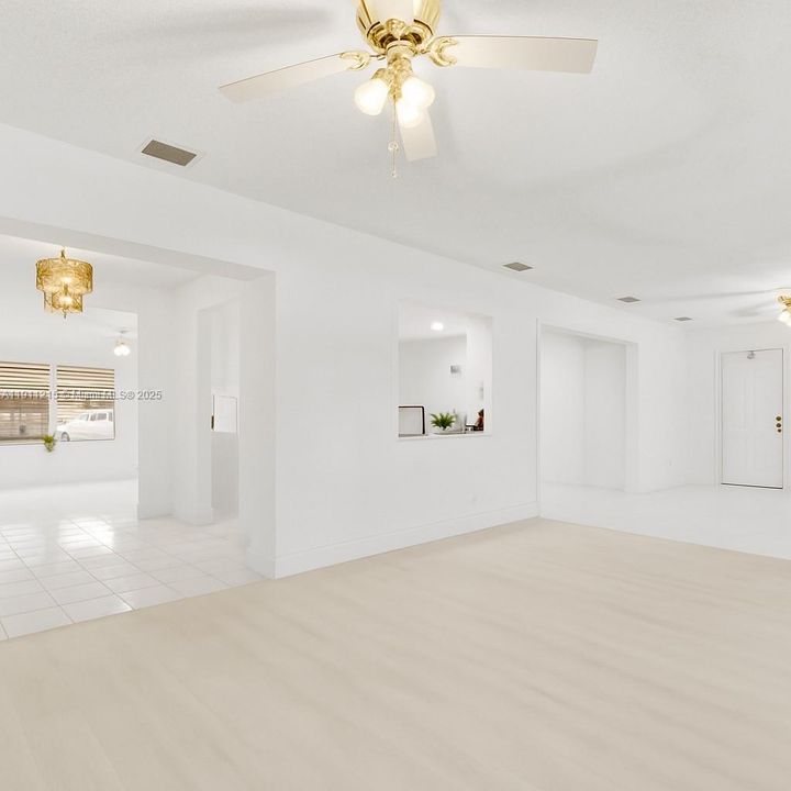 For Sale: $368,000 (2 beds, 2 baths, 1660 Square Feet)