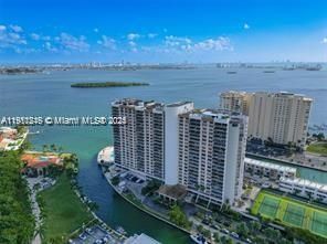 For Sale: $228,000 (2 beds, 3 baths, 1950 Square Feet)