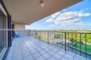 For Sale: $228,000 (2 beds, 3 baths, 1950 Square Feet)