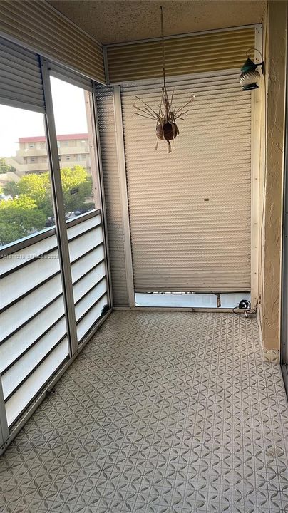 Recently Rented: $1,600 (1 beds, 1 baths, 940 Square Feet)