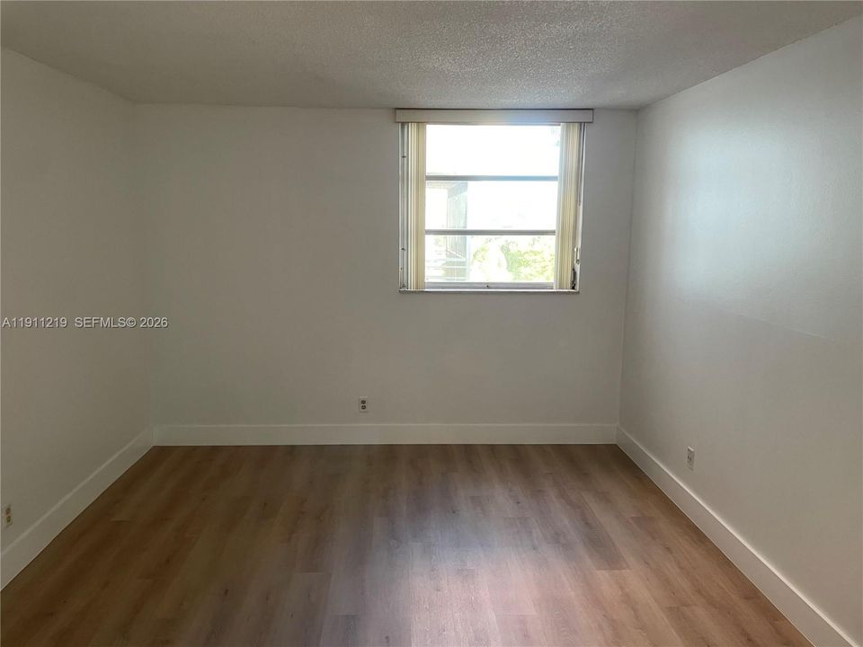 Recently Rented: $1,600 (1 beds, 1 baths, 940 Square Feet)