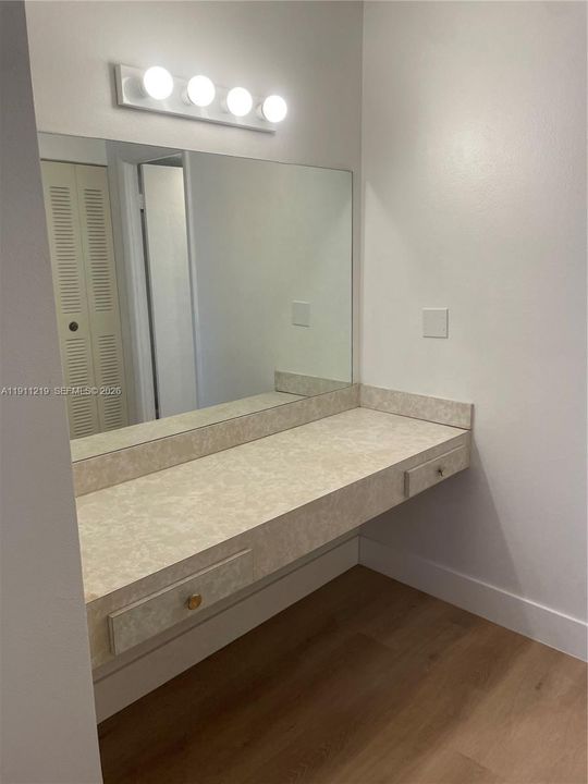 Recently Rented: $1,600 (1 beds, 1 baths, 940 Square Feet)