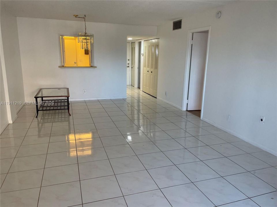 Recently Rented: $1,600 (1 beds, 1 baths, 940 Square Feet)