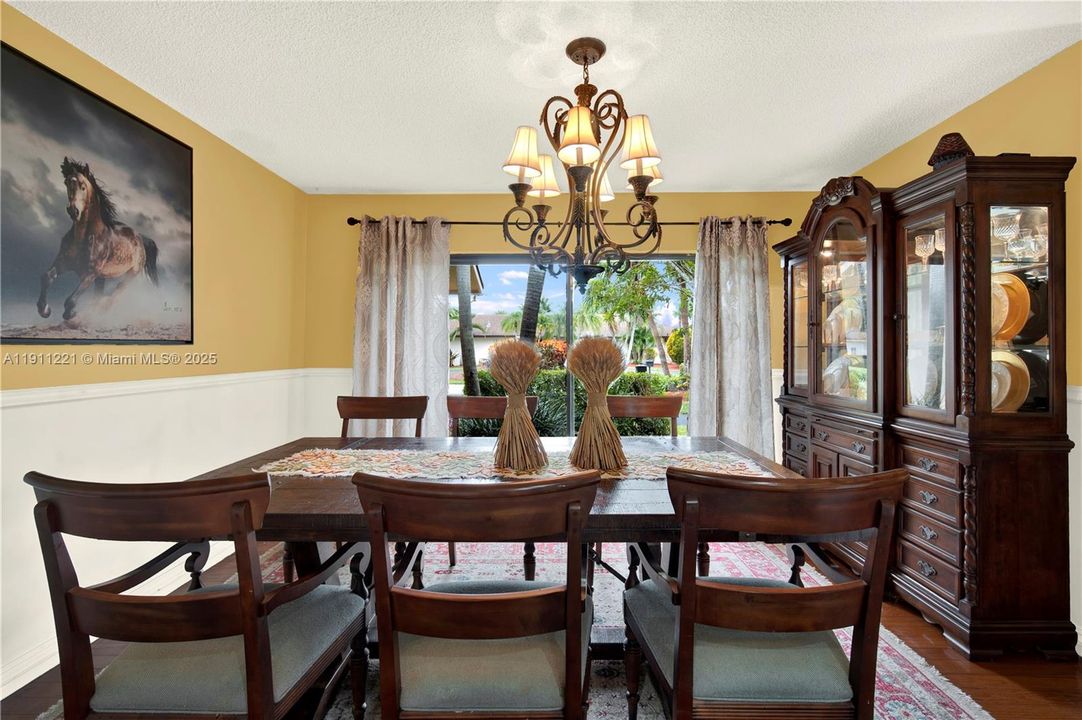 待售: $1,295,000 (4 贝兹, 2 浴室, 2403 平方英尺)