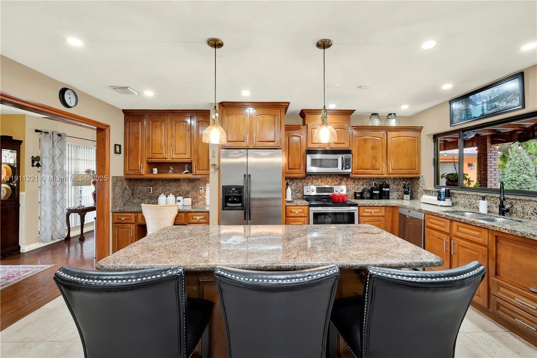 待售: $1,295,000 (4 贝兹, 2 浴室, 2403 平方英尺)