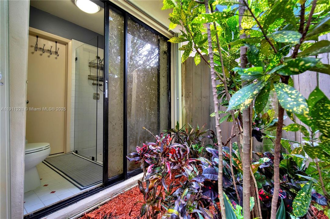 Master Bath Courtyard -Perfect for Sauna Placement