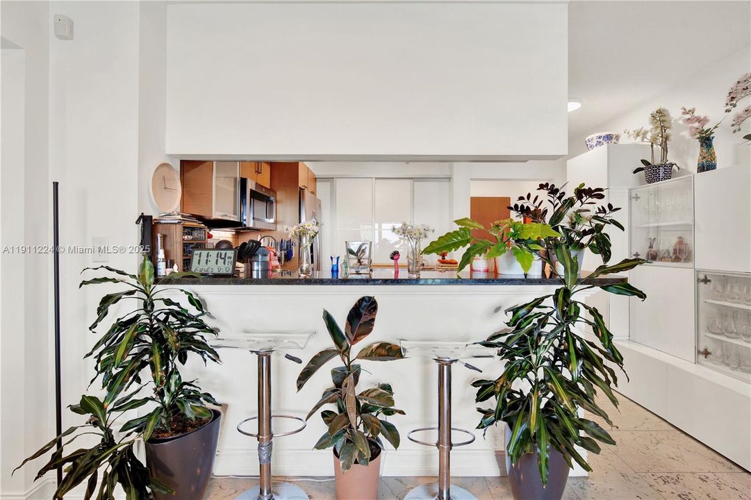 На продажу: $589,950 (2 спален, 2 ванн, 1110 Квадратных фут)