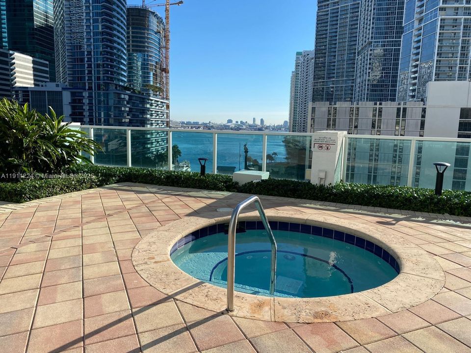 На продажу: $589,950 (2 спален, 2 ванн, 1110 Квадратных фут)