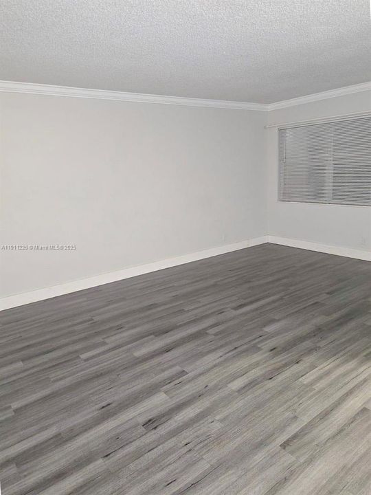 For Rent: $1,690 (1 beds, 1 baths, 640 Square Feet)