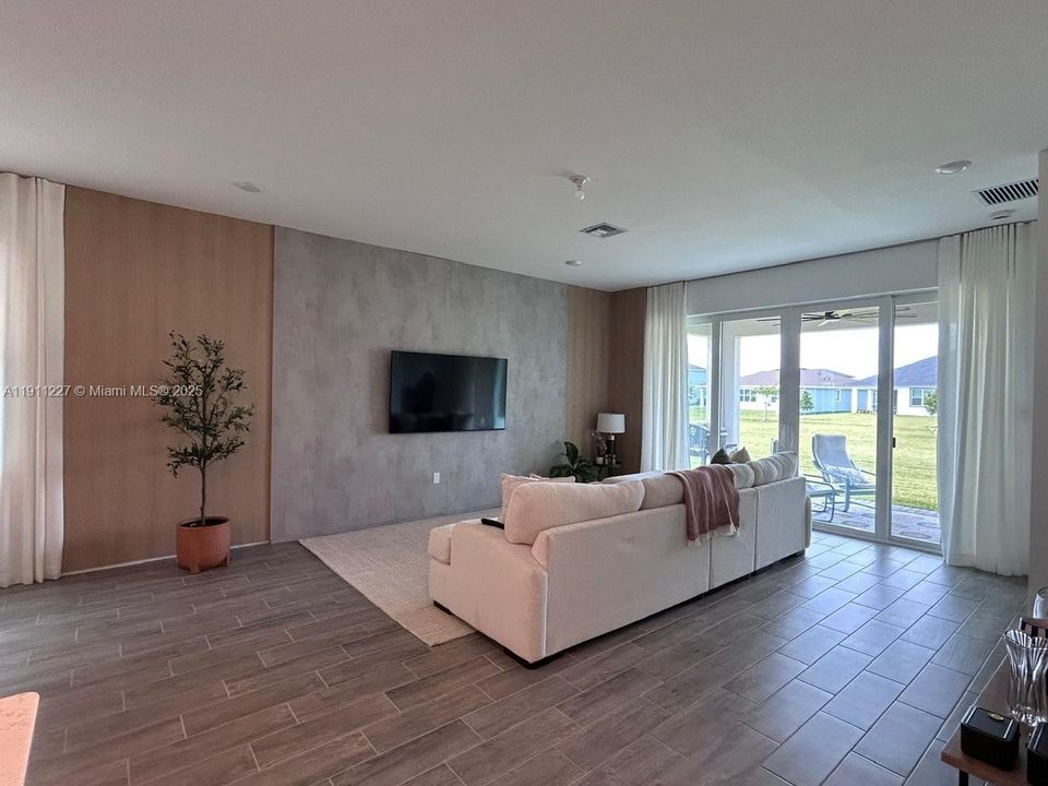 最近租的: $3,450 (3 贝兹, 2 浴室, 1749 平方英尺)