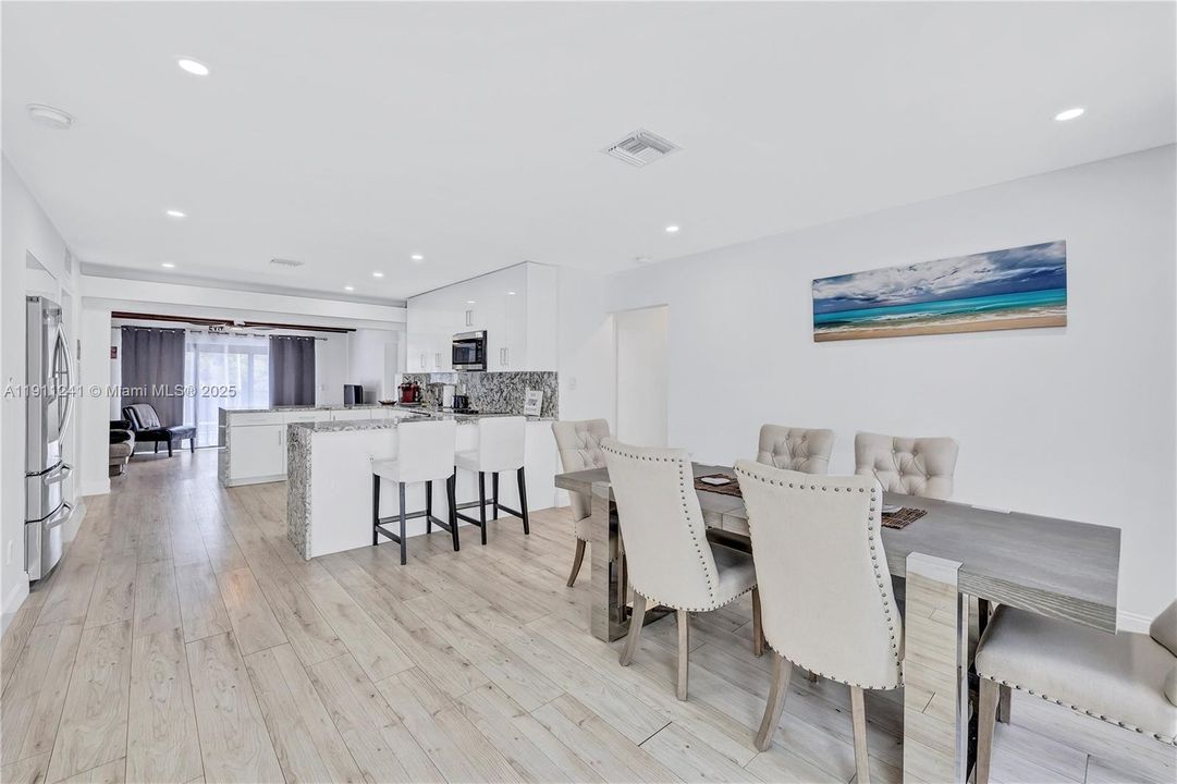 На продажу: $849,995 (3 спален, 3 ванн, 1206 Квадратных фут)