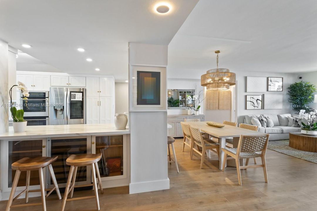 For Rent: $9,999 (4 beds, 2 baths, 2000 Square Feet)