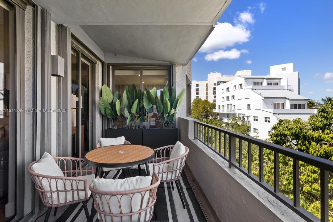 For Rent: $9,999 (4 beds, 2 baths, 2000 Square Feet)