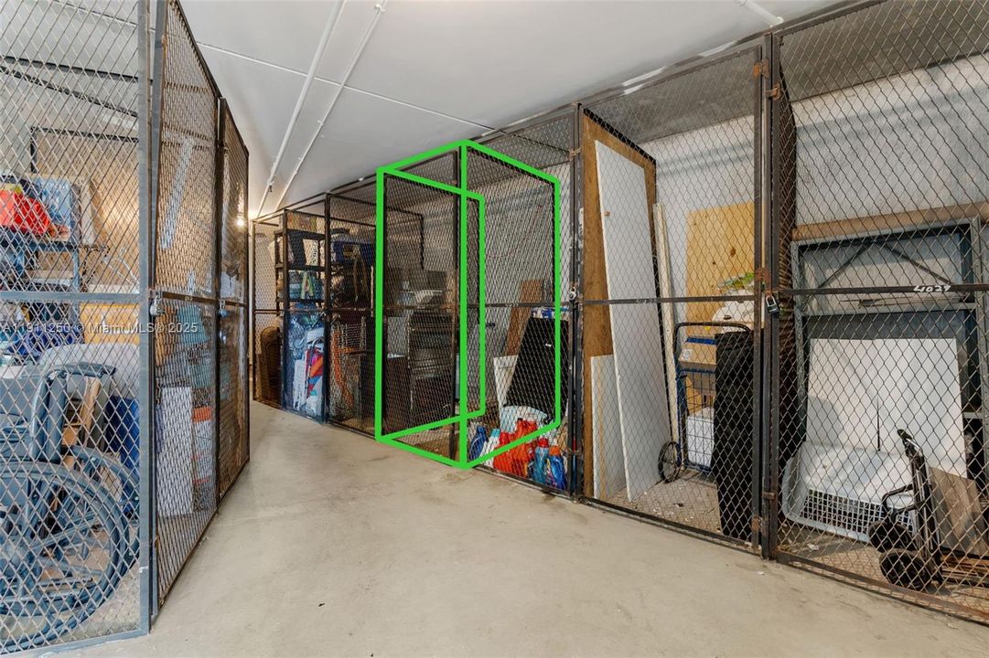 For Sale: $249,000 (2 beds, 2 baths, 1008 Square Feet)