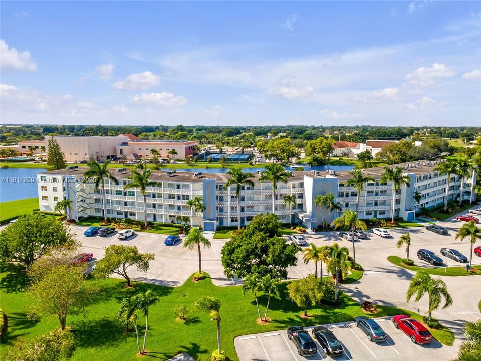 For Sale: $249,000 (2 beds, 2 baths, 1008 Square Feet)