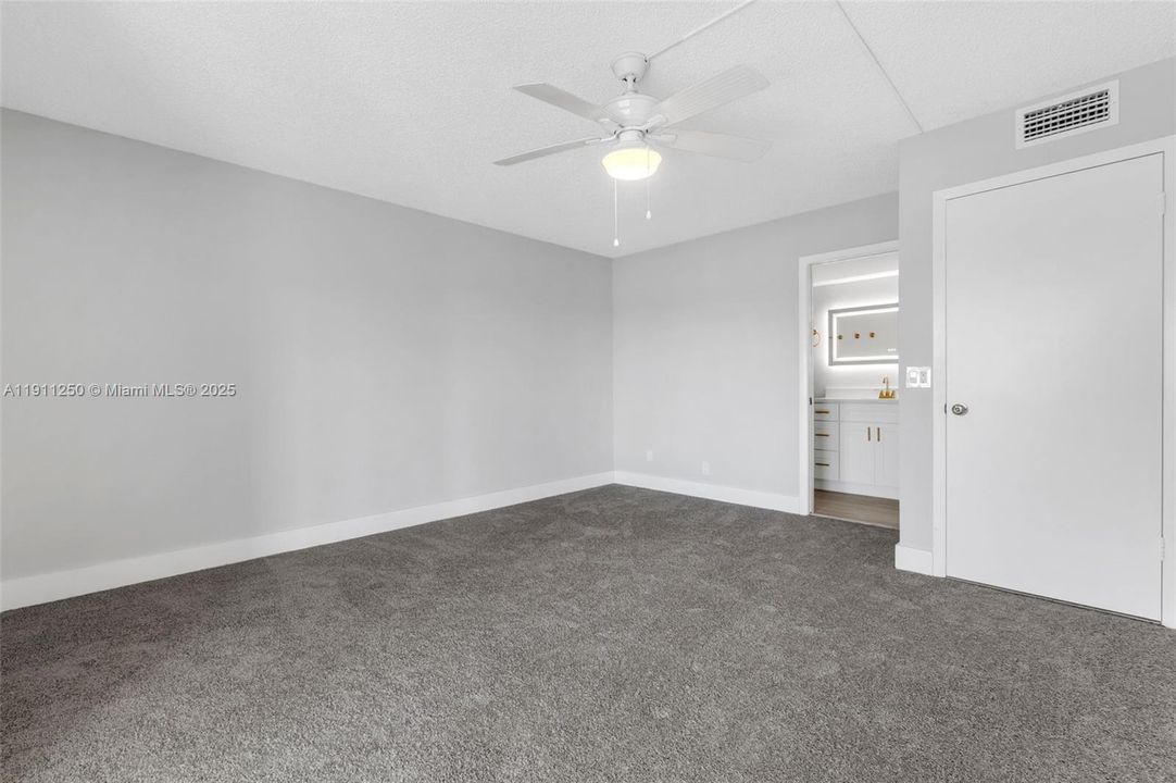 For Sale: $249,000 (2 beds, 2 baths, 1008 Square Feet)