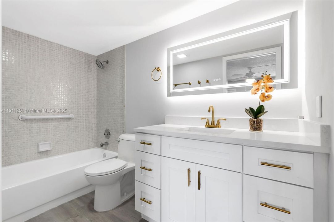 For Sale: $249,000 (2 beds, 2 baths, 1008 Square Feet)