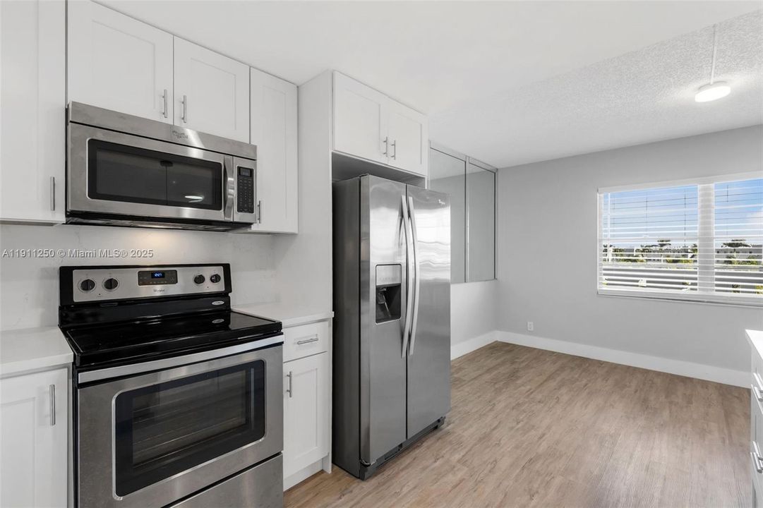 For Sale: $249,000 (2 beds, 2 baths, 1008 Square Feet)