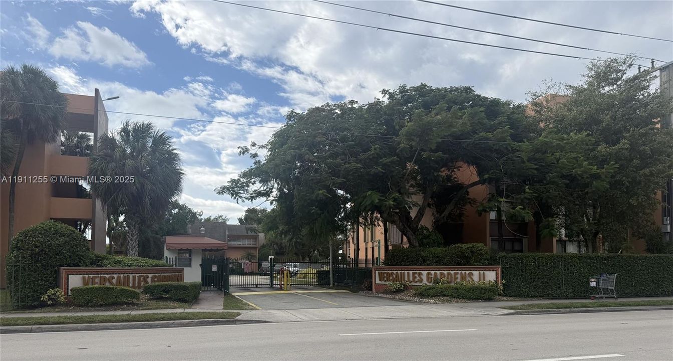 For Sale: $229,000 (1 beds, 1 baths, 776 Square Feet)