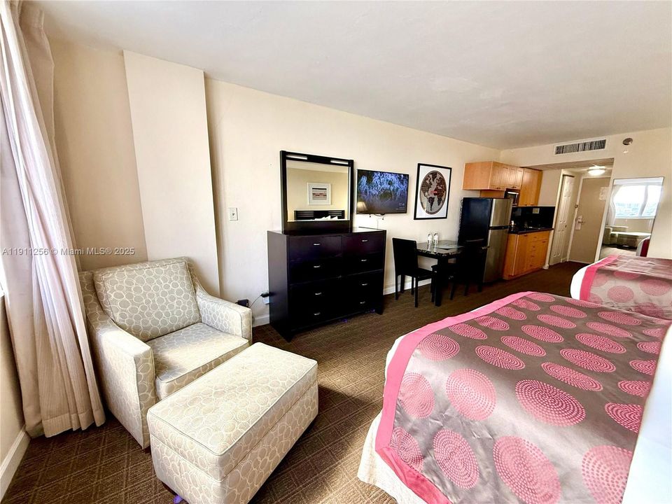 For Sale: $118,000 (0 beds, 1 baths, 420 Square Feet)