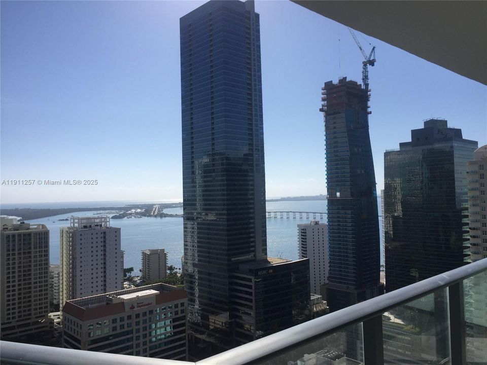 Active With Contract: $3,850 (1 beds, 1 baths, 699 Square Feet)